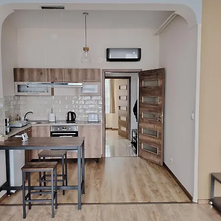 Sziget Apartman Tata Exterior photo